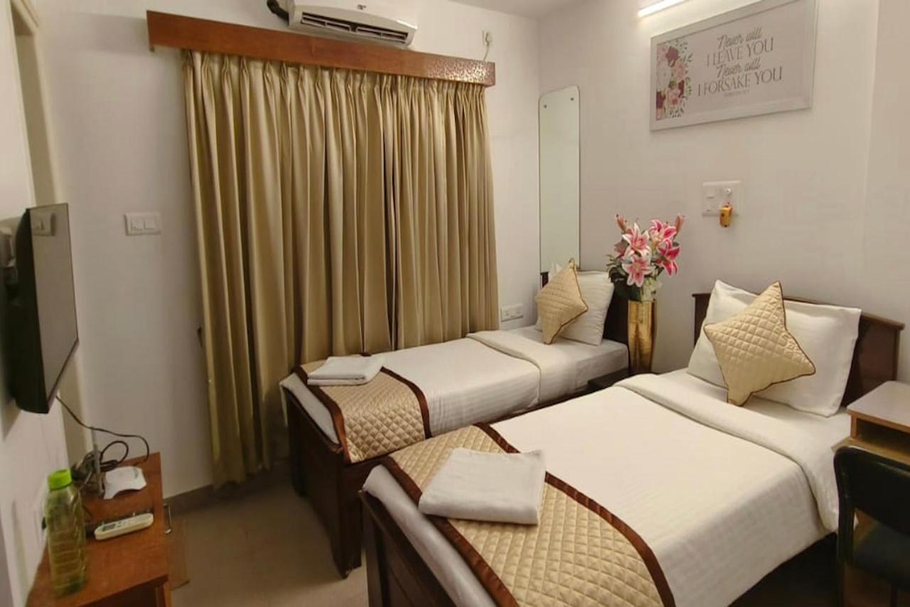 Yahweh Suites Bangalore Ngoại thất bức ảnh